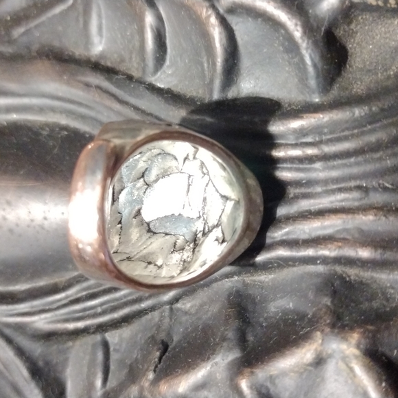Silver ring - Picture 3 of 5